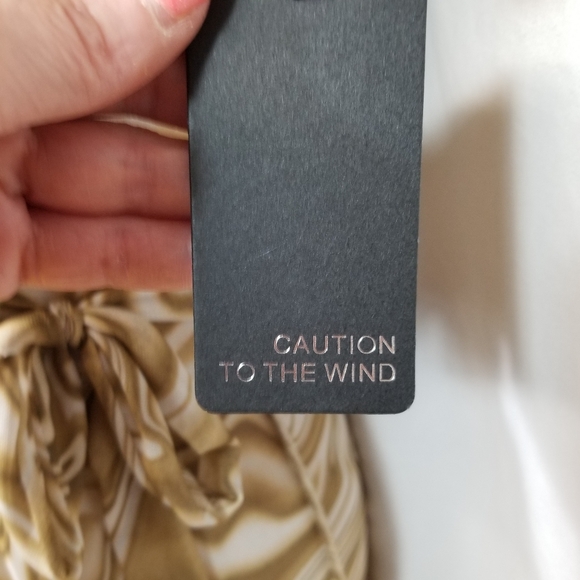 NEW Caution To The Wind Green Marbled Junior's Mesh Short Sleeve Wrap Mini Dress - Picture 9 of 9